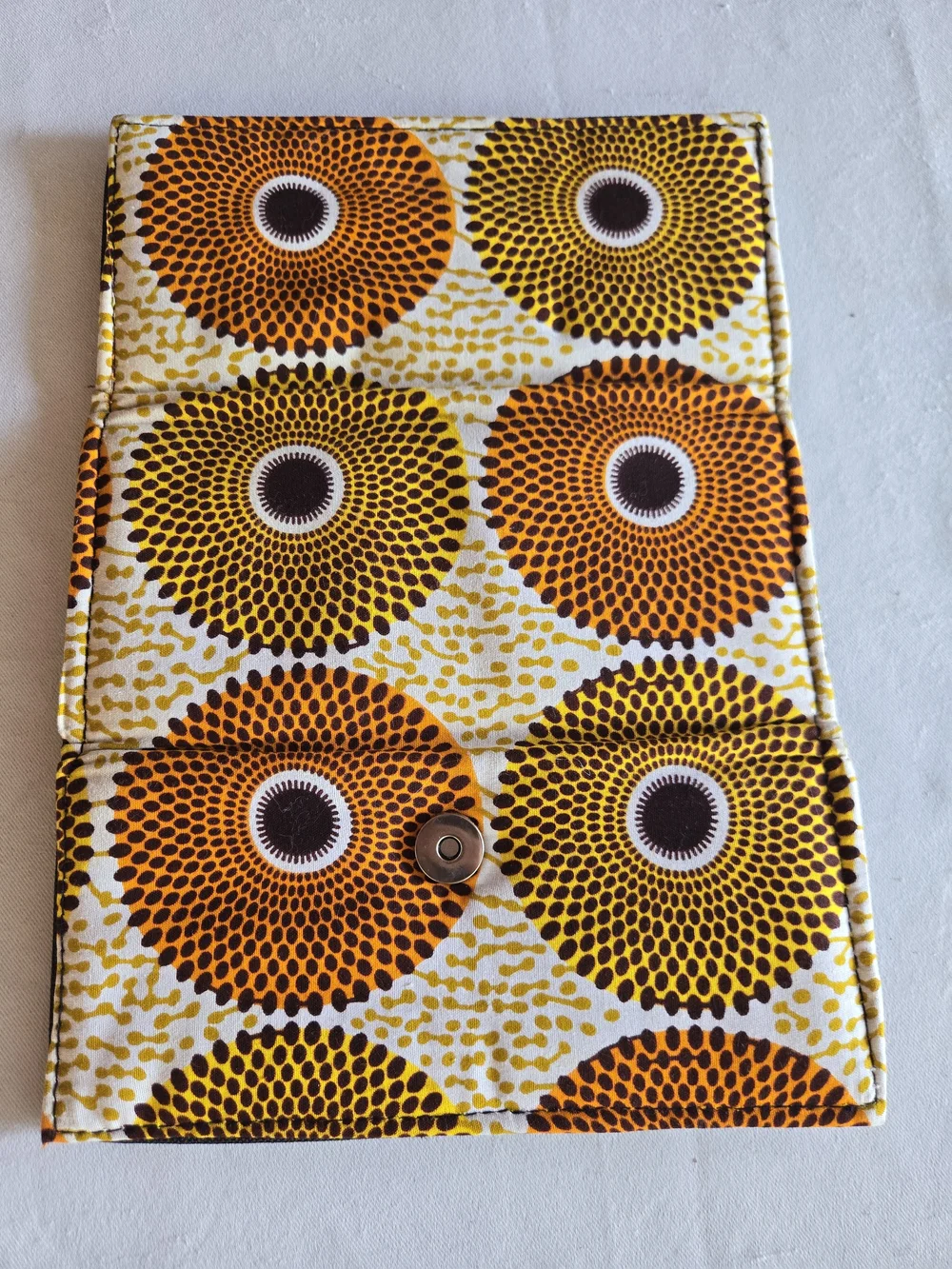 Retro Print Foldover Cushion Fabric Clutch Wallet With Owl Eye Vibes
